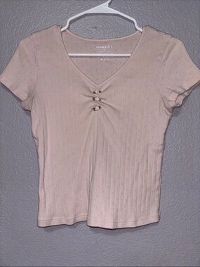 Lucky Brand Light Pink Ribbed V-Neck Short Sleeve Top with Button Accents